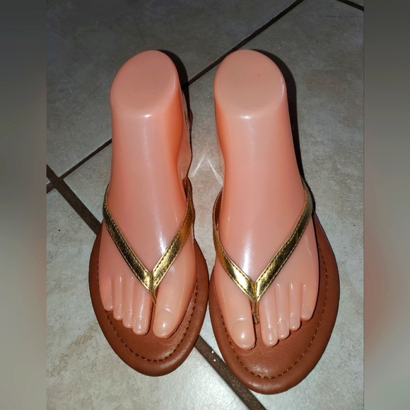 Colin Stuart Shoes - Colin Stuart Metallic gold thong sandals.  Size 8.